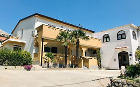 Apartments Anna III